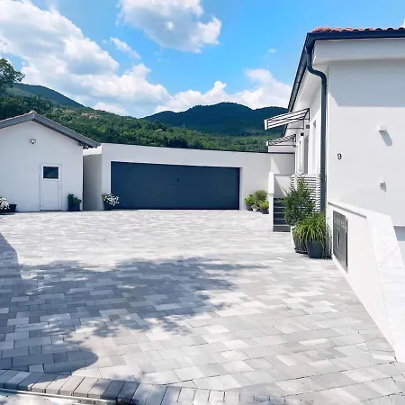 White Pearl Diamond Opatija, Luxury Villa, Meerblick, Beheizter Pool Opatija