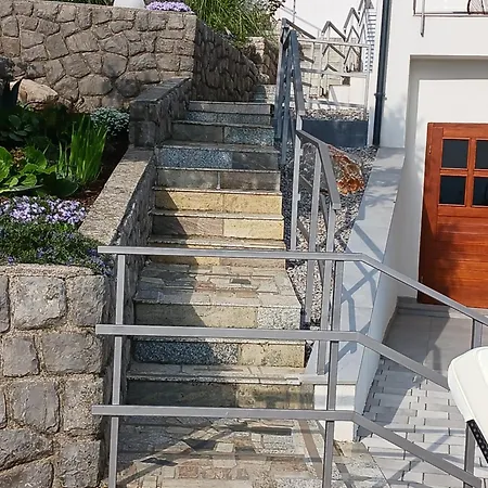 Semesterbostad White Pearl Diamond Opatija, Luxury Villa, Meerblick, Beheizter Pool Opatija