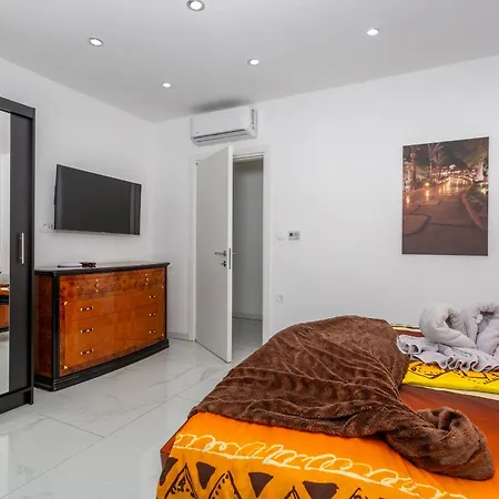 Semesterbostad White Pearl Diamond Opatija, Luxury Villa, Meerblick, Beheizter Pool