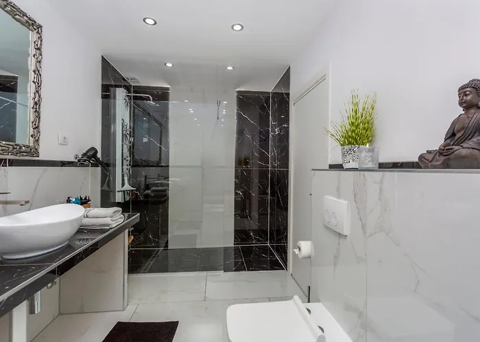 White Pearl Diamond Haus B, Opatija Mit Meerblick & Pool Dom wakacyjny Opatija