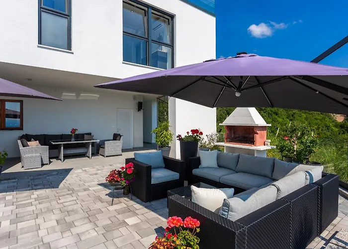 Dom wakacyjny White Pearl Diamond Haus B, Opatija Mit Meerblick & Pool Opatija
