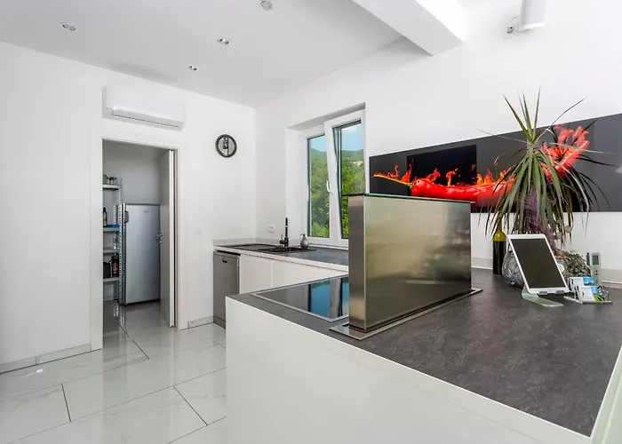 White Pearl Diamond Haus B, Opatija Mit Meerblick & Pool Dom wakacyjny