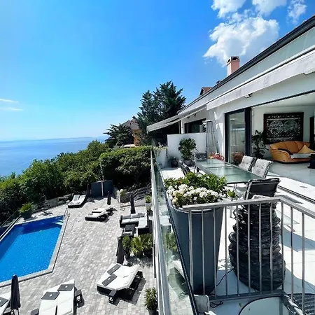 Сasa de vacaciones White Pearl Diamond, Mit Meerblick & Pool Opatija