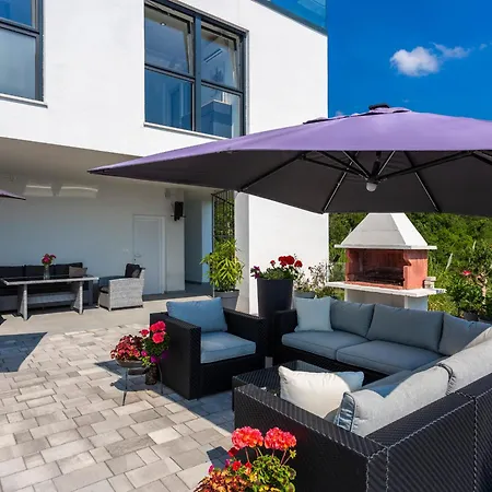 Сasa de vacaciones White Pearl Diamond, Mit Meerblick & Pool Opatija