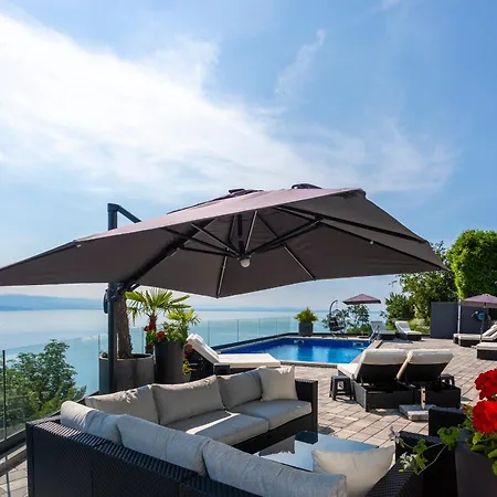 Villa White Pearl Diamond, Mit Meerblick & Pool