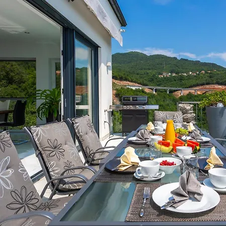 White Pearl Diamond, Mit Meerblick & Pool Сasa de vacaciones *