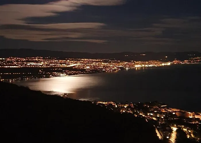 別荘 White Pearl Diamond Haus B, Opatija Mit Meerblick & Pool オパティヤ