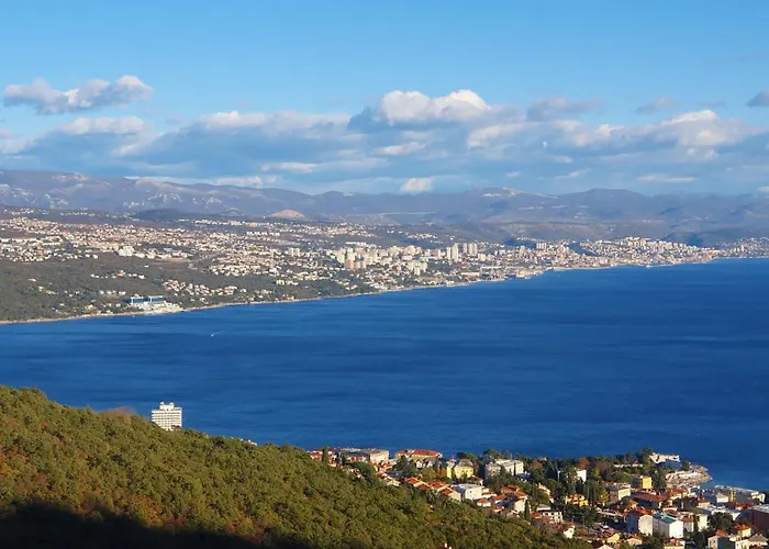 White Pearl Diamond Haus B, Opatija Mit Meerblick & Pool * オパティヤ