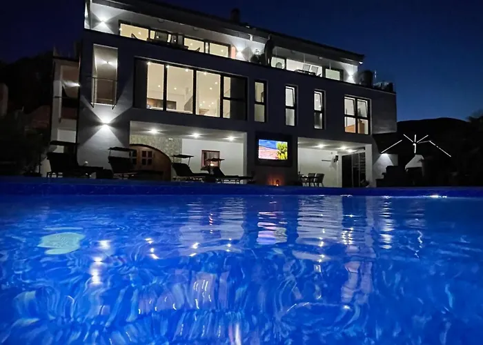 別荘 White Pearl Diamond Haus B, Opatija Mit Meerblick & Pool *