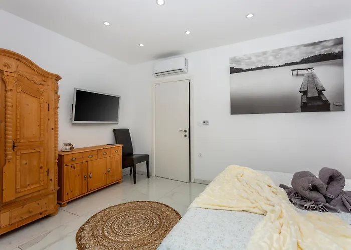 White Pearl Diamond Haus B, Opatija Mit Meerblick & Pool * オパティヤ
