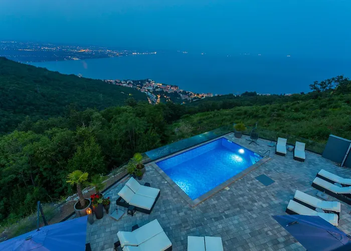 別荘 White Pearl Diamond Haus B, Opatija Mit Meerblick & Pool