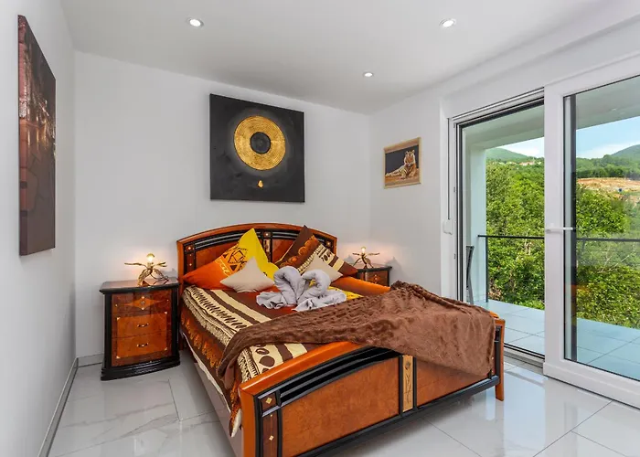 White Pearl Diamond Haus B, Opatija Mit Meerblick & Pool 別荘 *