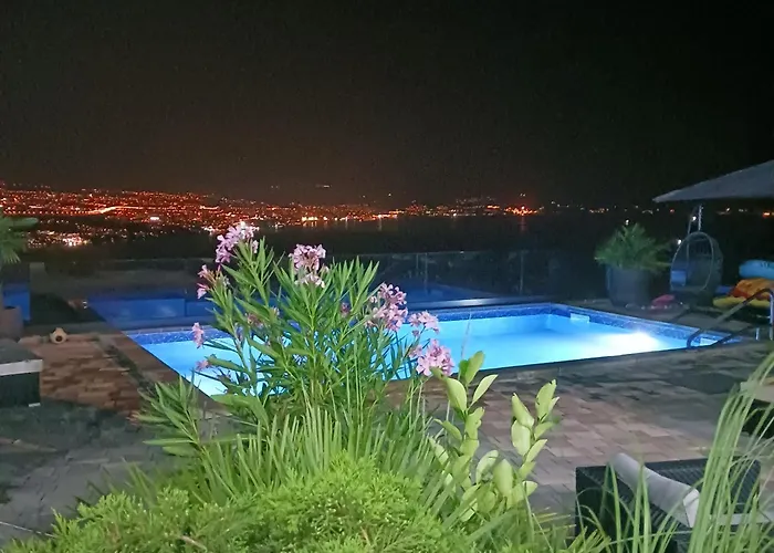 White Pearl Diamond Haus B, Opatija Mit Meerblick & Pool オパティヤ