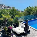 White Pearl Diamond-Opatija, Meerblick Und Pool *