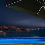 White Pearl Diamond-Opatija, Meerblick Und Pool Prázdninový dům