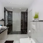 White Pearl Diamond Haus B, Mit Meerblick & Pool Дом отдыха Опатия