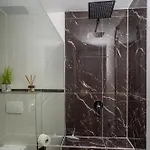Дом отдыха White Pearl Diamond Haus B, Mit Meerblick & Pool