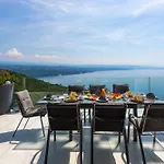 White Pearl Diamond Haus B, Mit Meerblick & Pool * Опатия