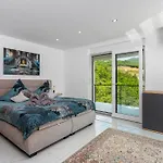 Prázdninový dům White Pearl Diamond-Opatija, Meerblick Und Pool