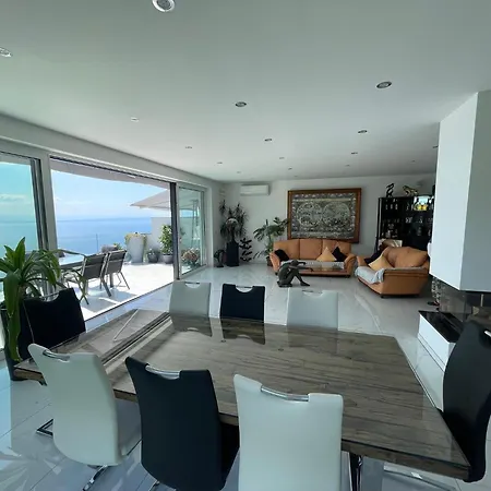 White Pearl Diamond Haus B, Mit Meerblick & Pool Дом отдыха *